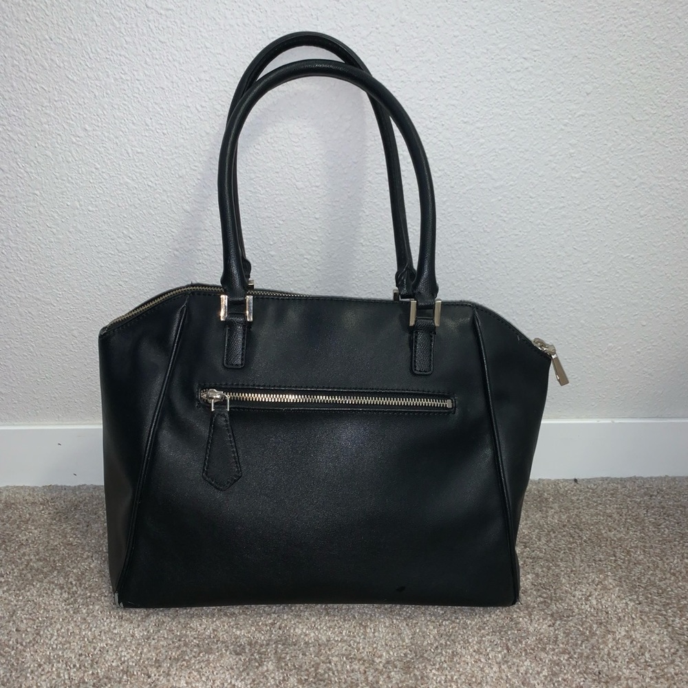 Designer Guess black leather handbag - Picture 2 of 4